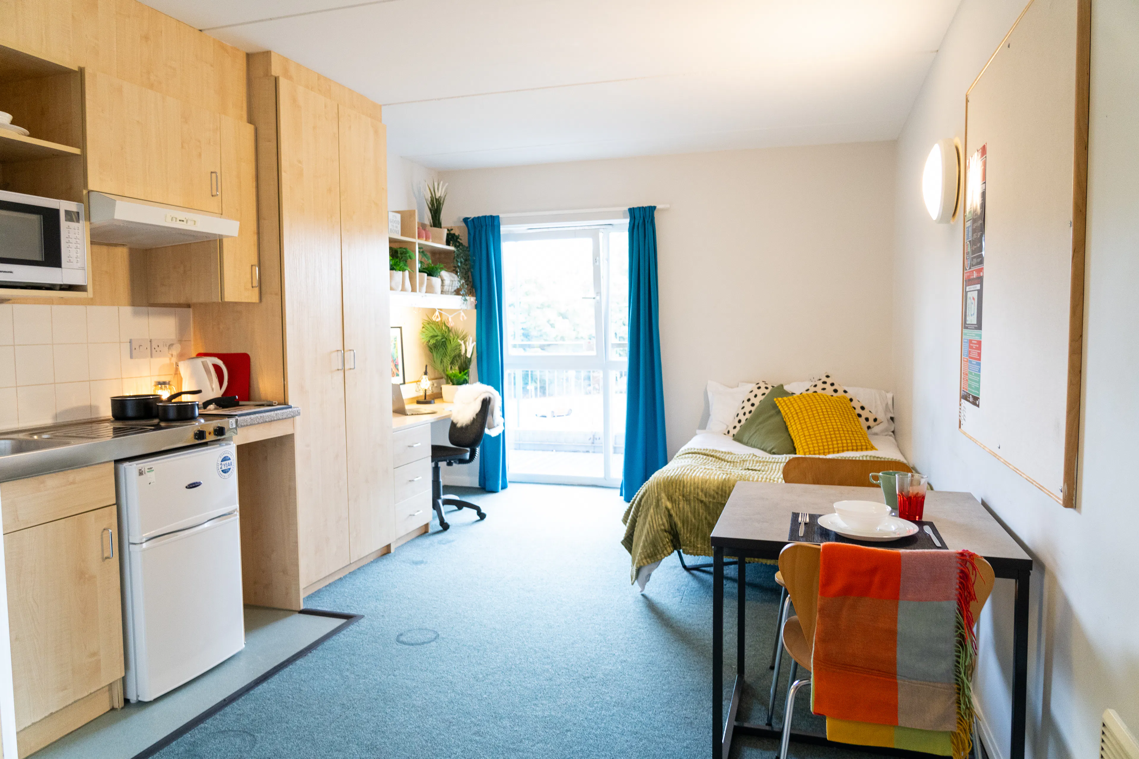 Large Ensuite Studio ROOM 2