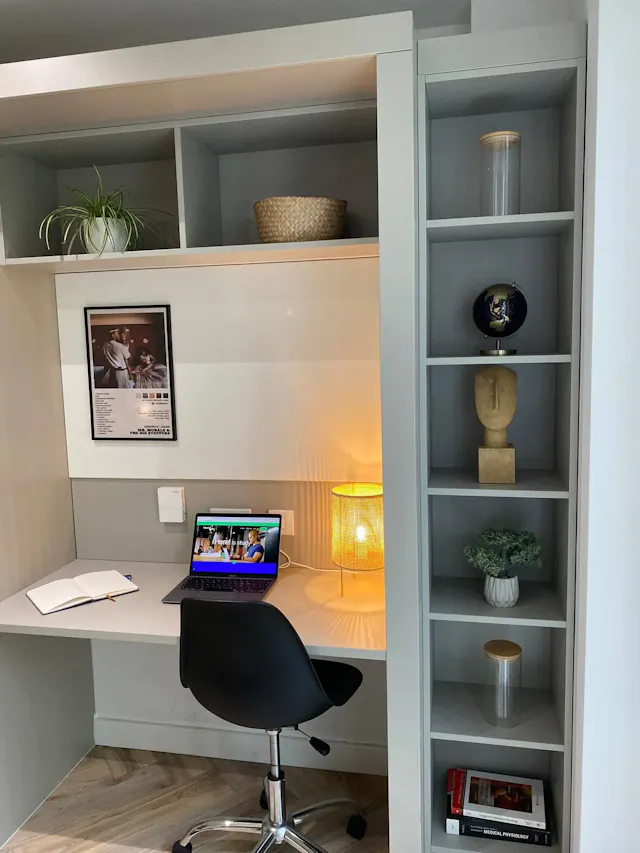 Bronze En Suite room image 2