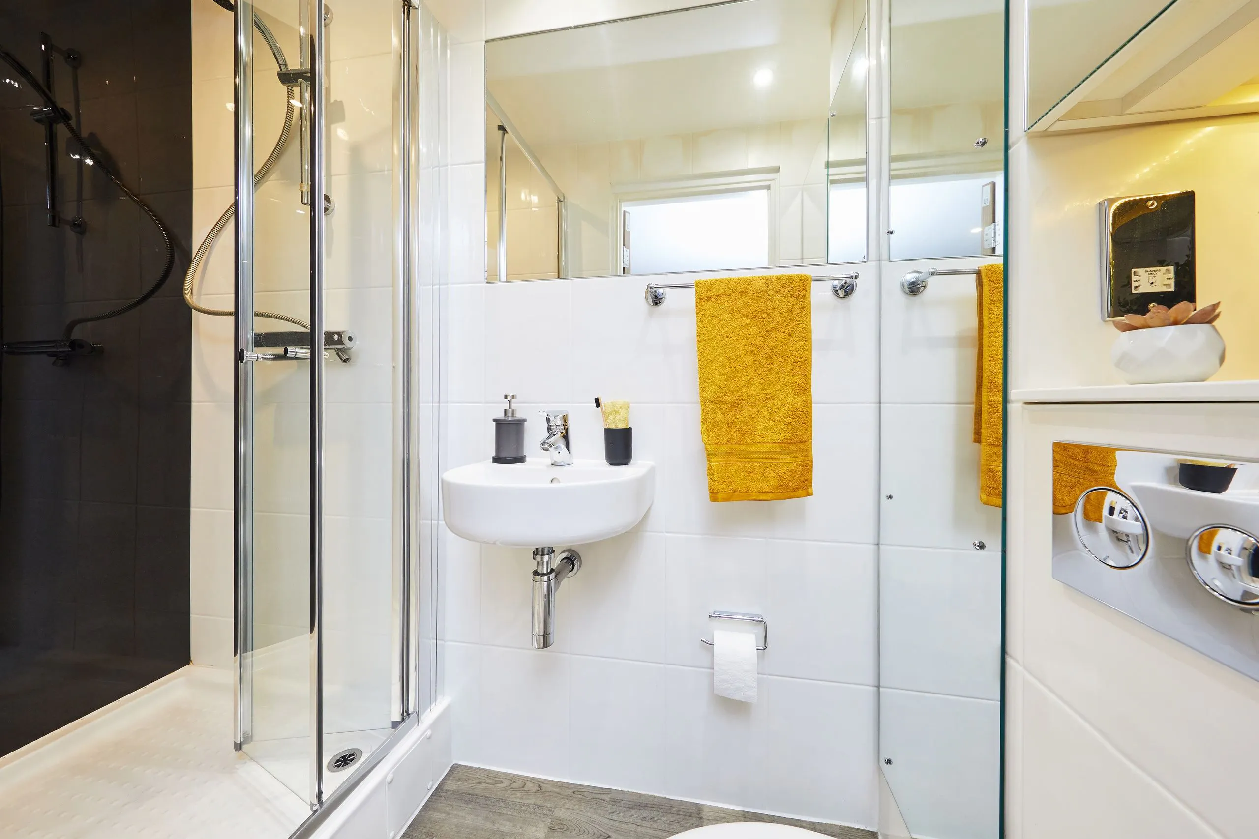 Bronze 2-Bed Apartment