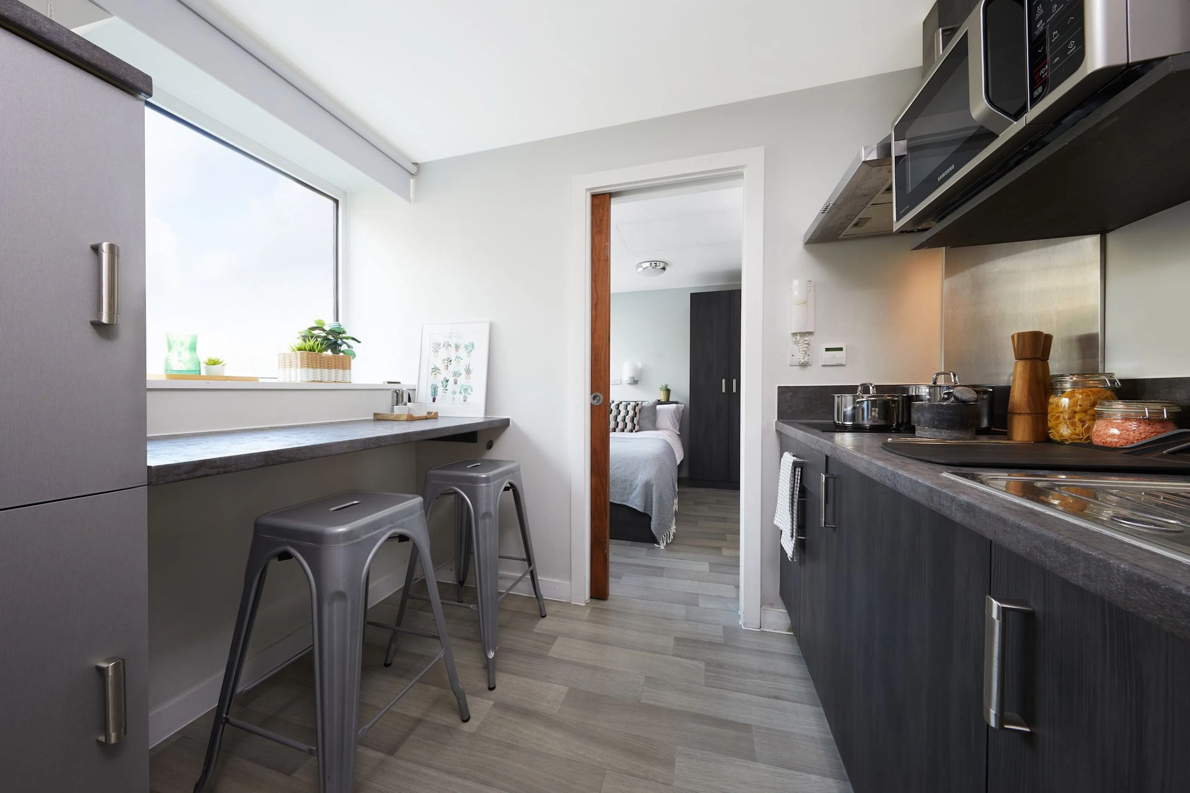 Bronze 2-Bed Apartment KITCHEN 1