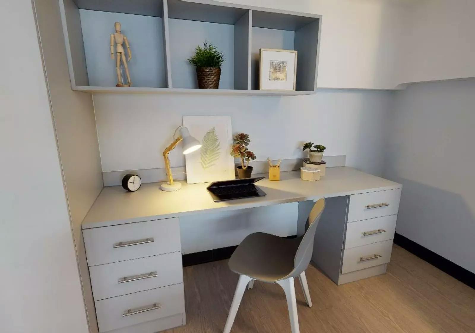 Bronze Duplex Studio