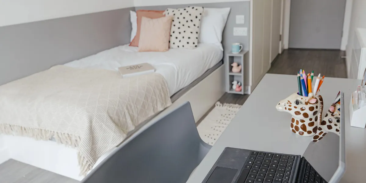 ROOM ROOM