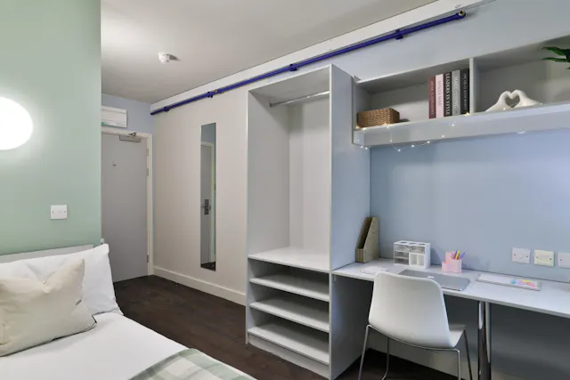 Bronze En-Suite room image 2