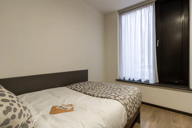 Bronze En Suite 6 Share room image 1