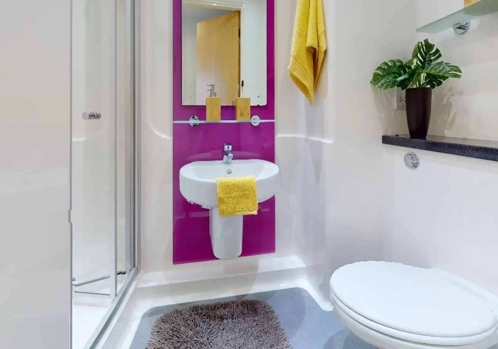 Bronze En Suite Plus