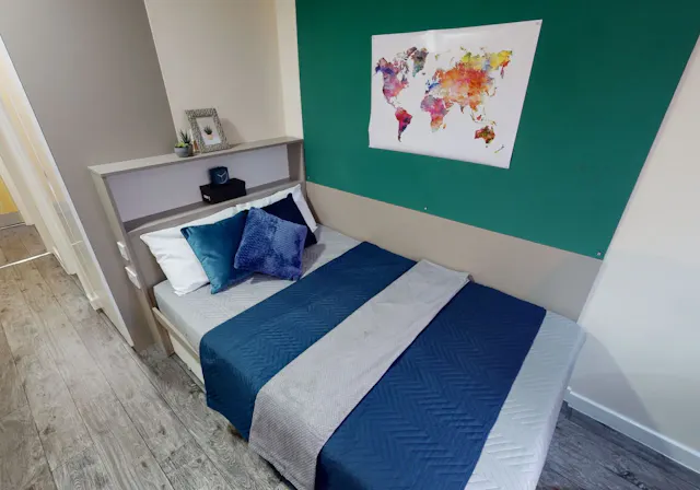 Bronze En Suite Plus room image 1