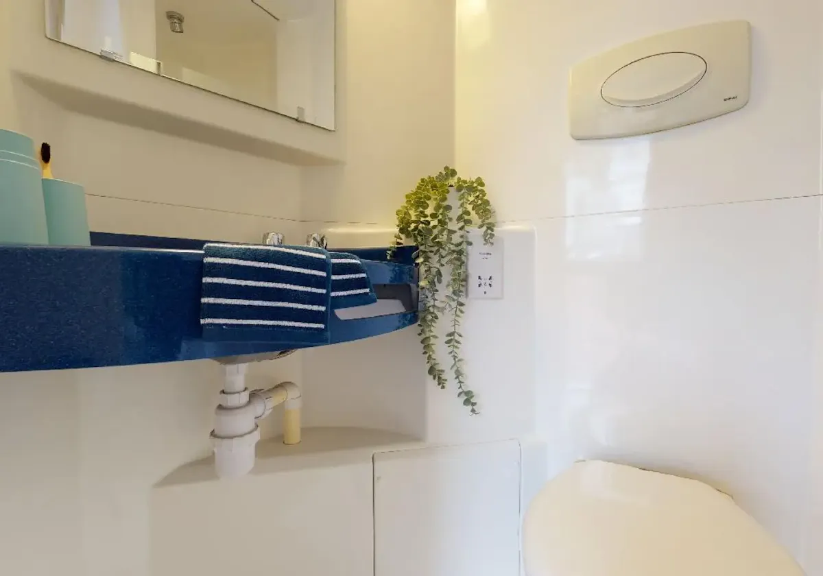 Bronze En Suite BATHROOM