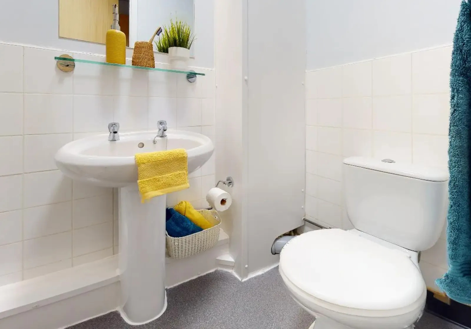 Bronze En Suite