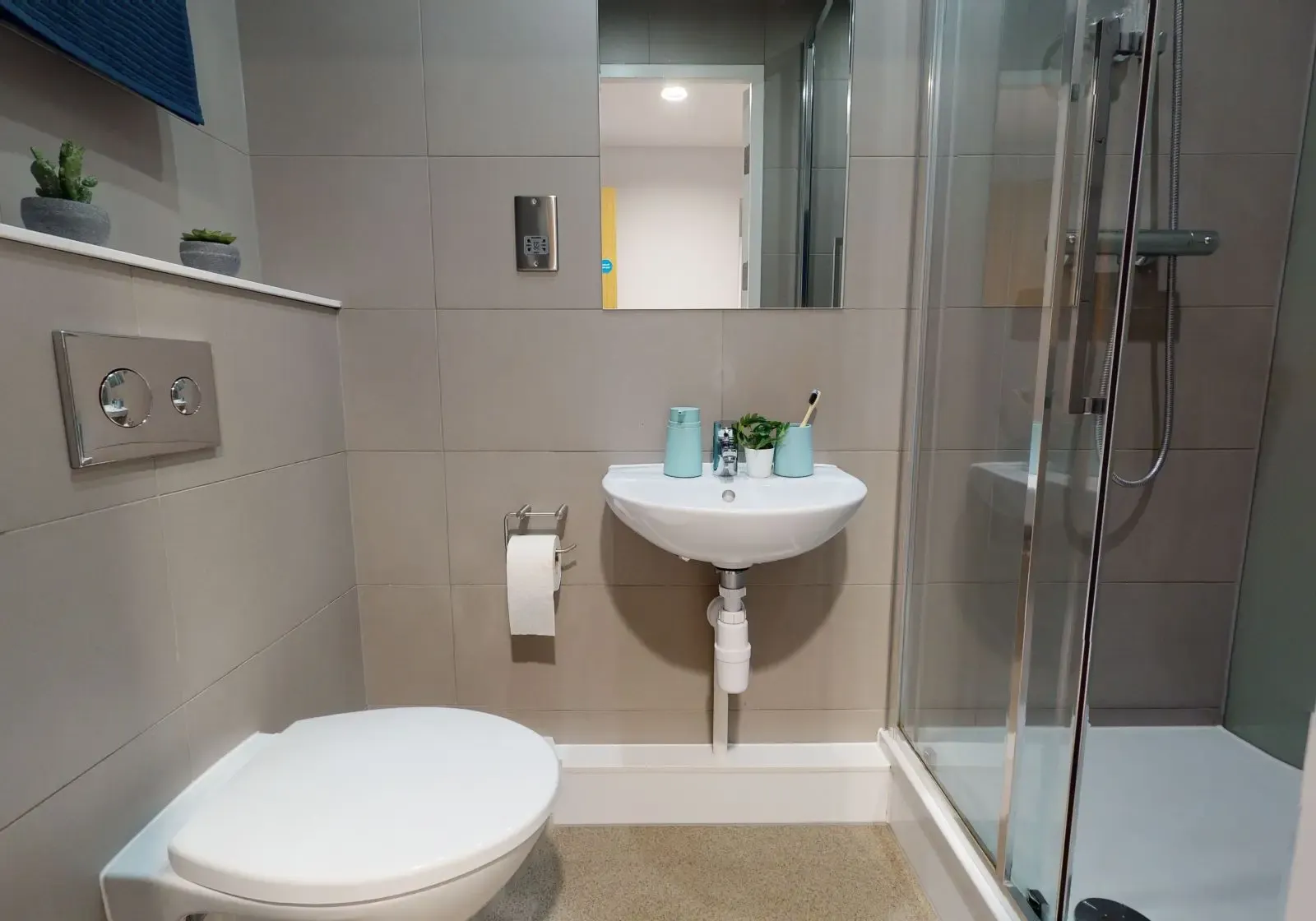 Bronze En Suite