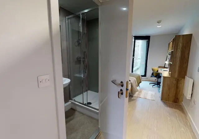 Bronze En Suite room image 2
