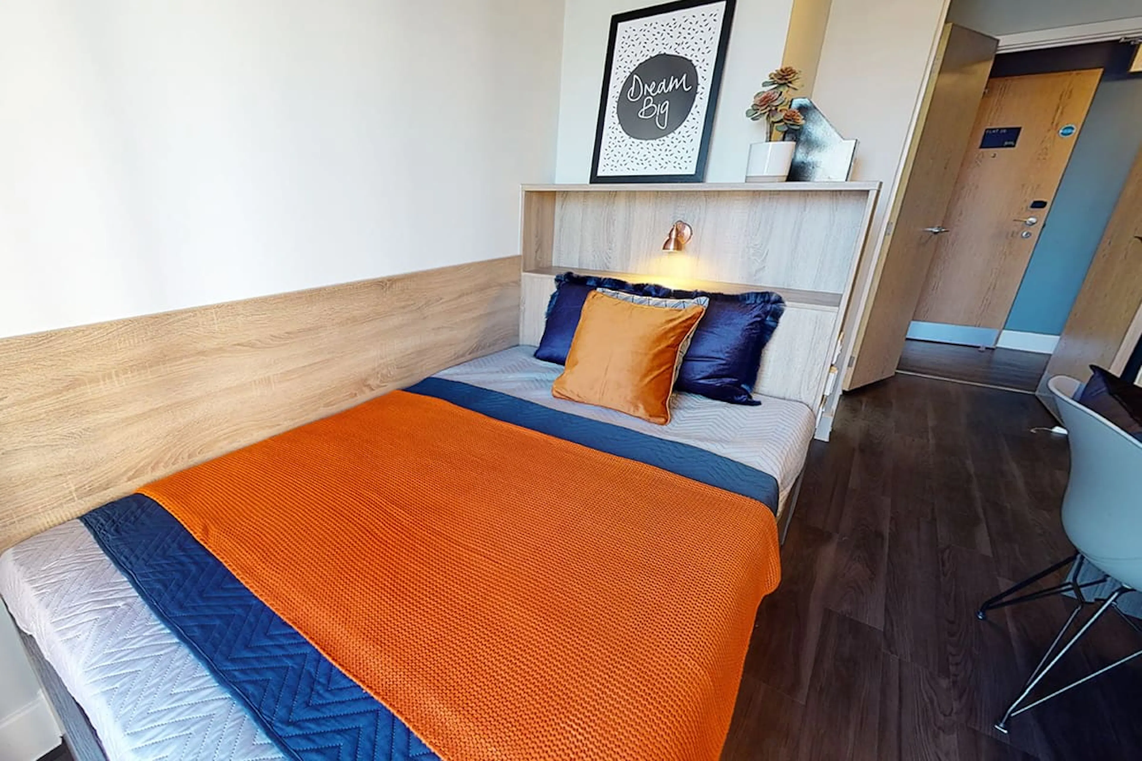 Bronze En Suite ROOM 1