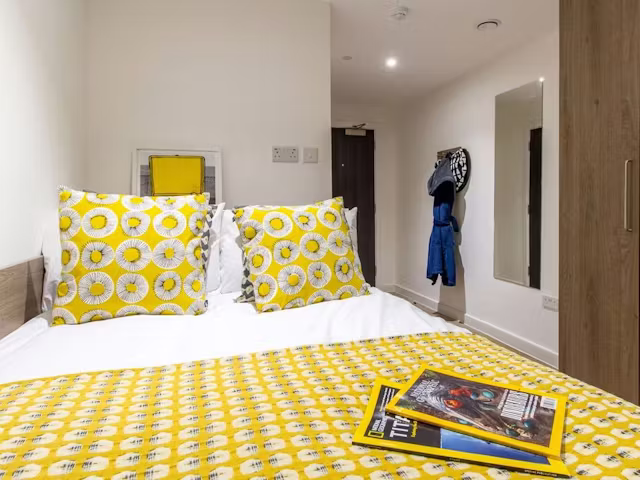 pavilion-point-brighton-Bronze En Suite-1