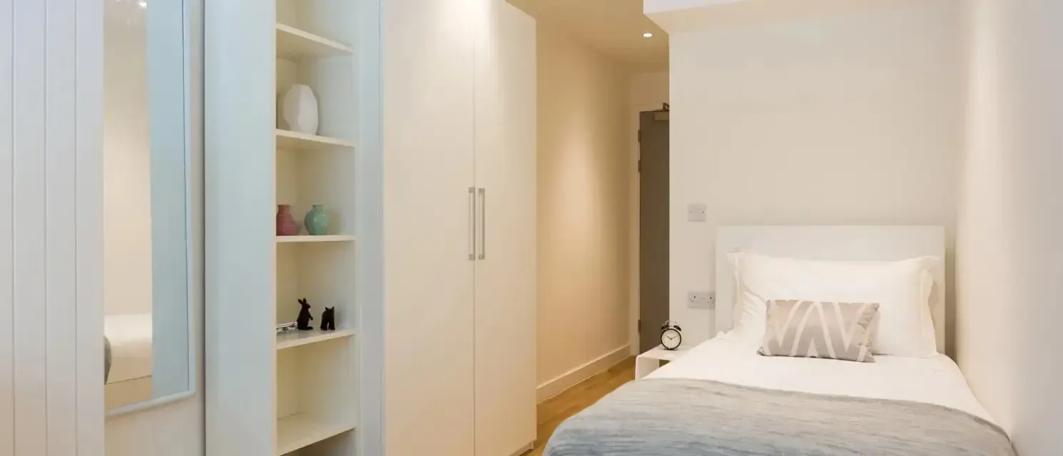 Bronze Ensuite Lower Level