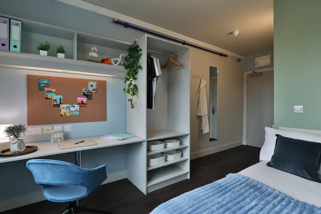 Bronze En-suite UK Guarantor not required room image 1