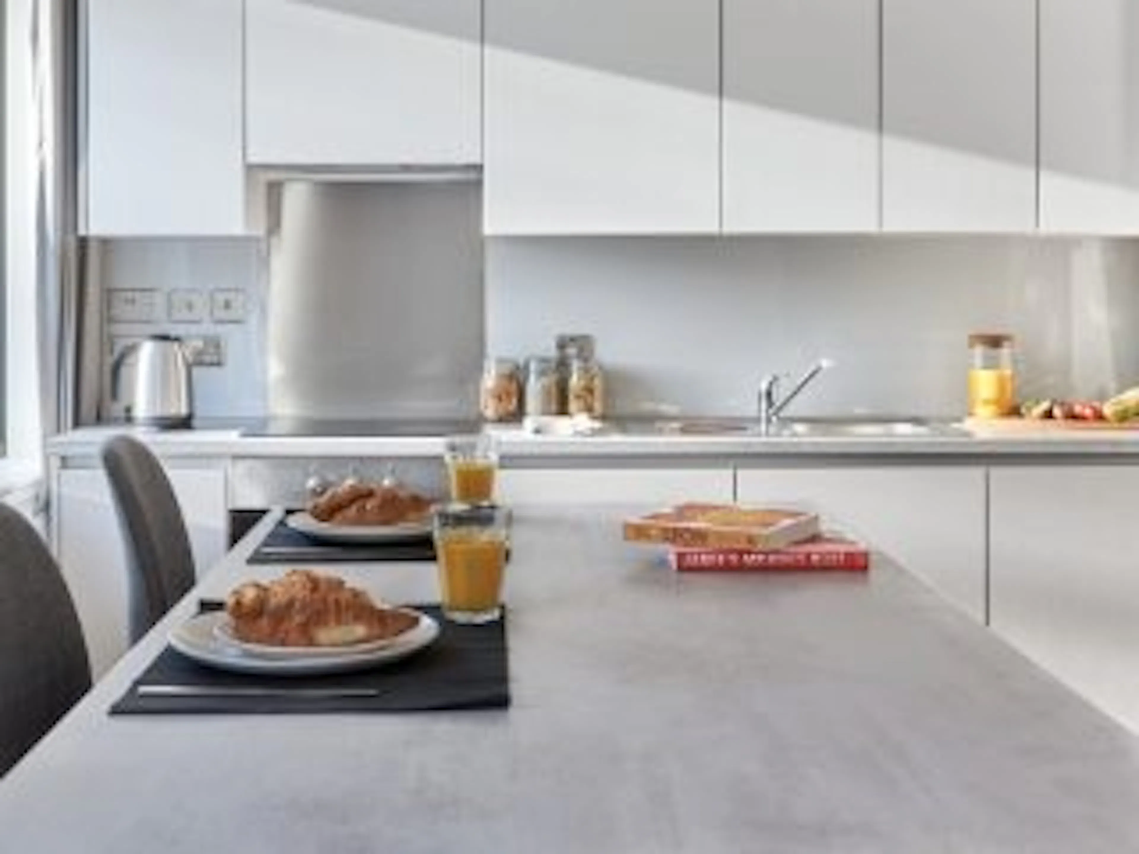 Bronze En-Suite KITCHEN 2