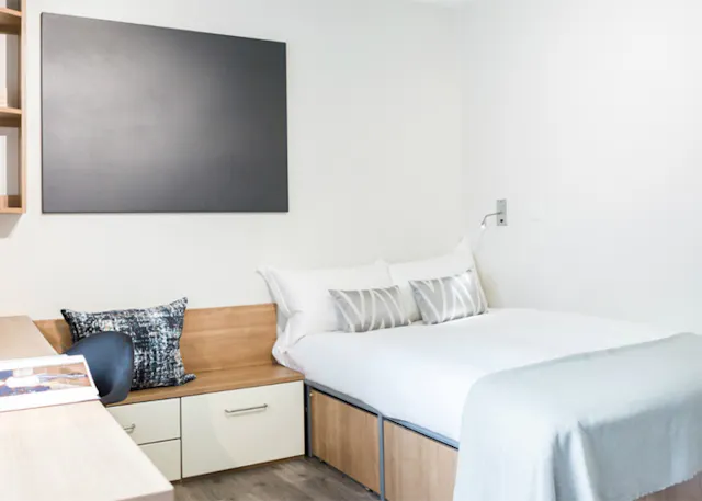 Bronze En-Suite Mid Level room image 2