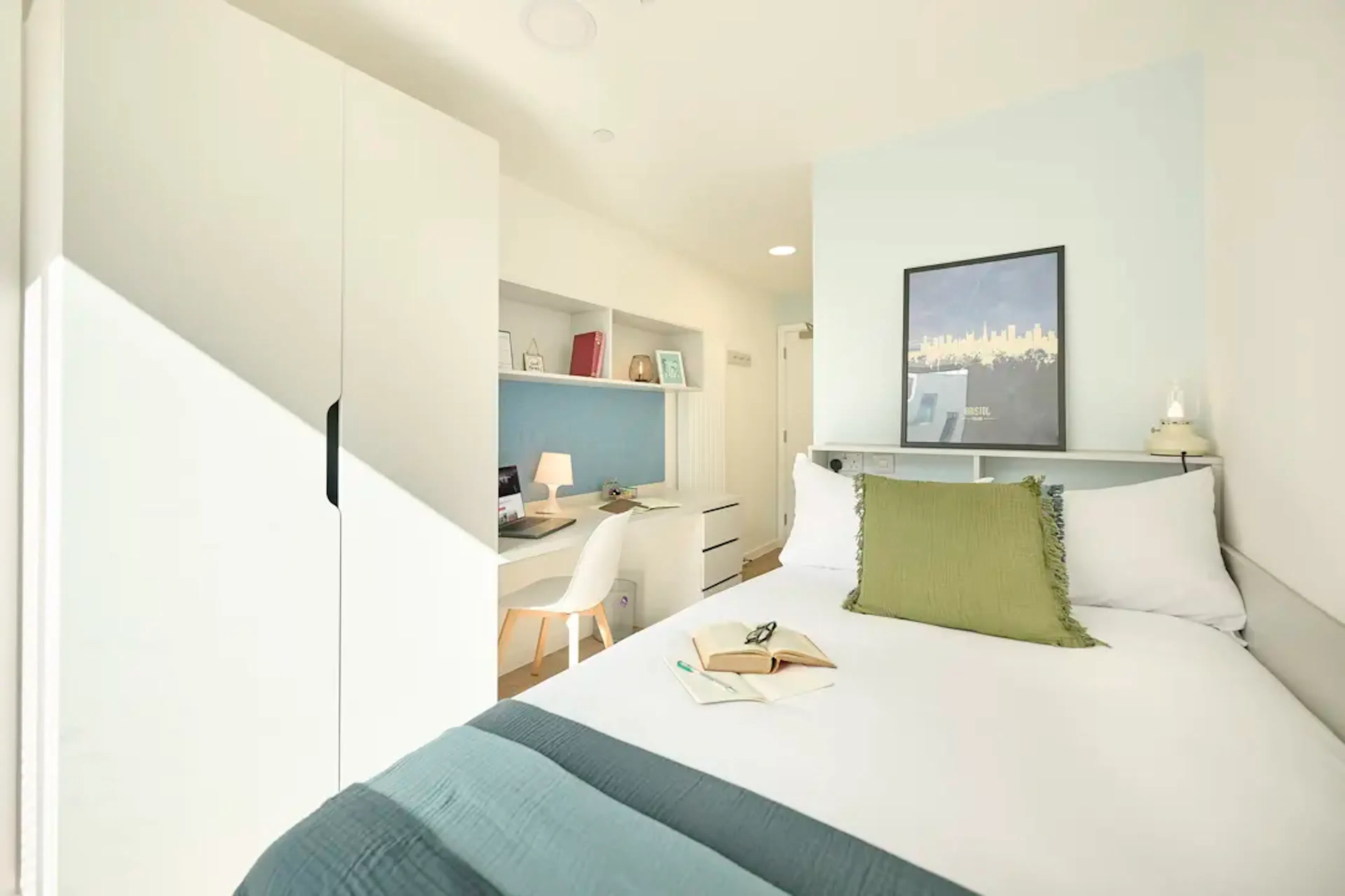 Bronze Ensuite ROOM 1