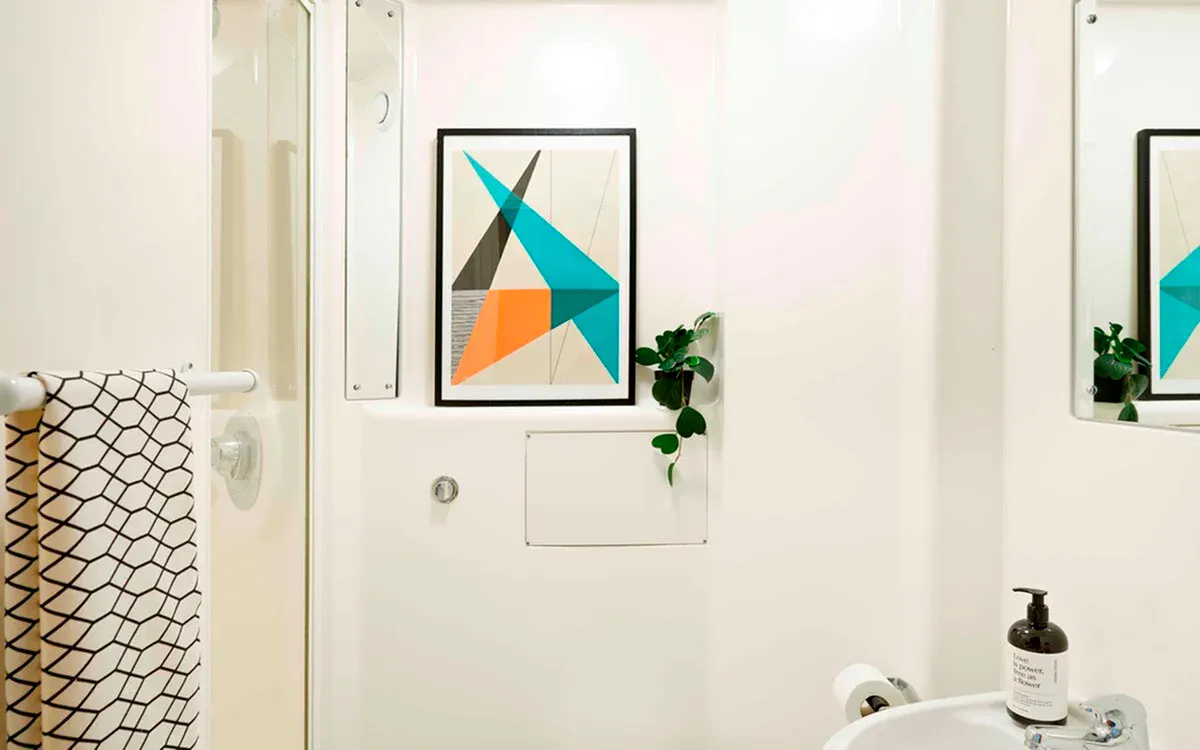 Bronze Ensuite BATHROOM 1