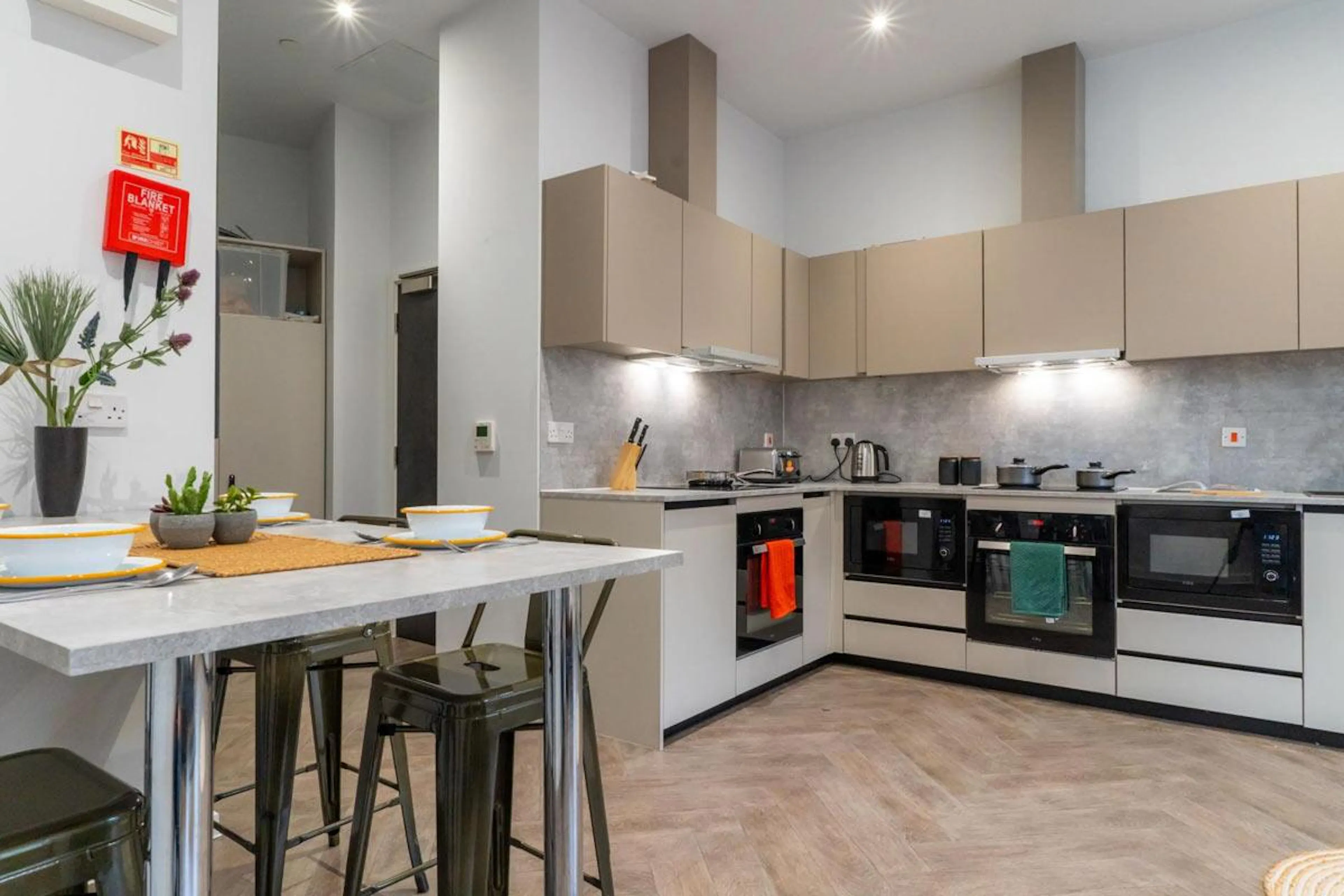 Bronze Ensuite KITCHEN 2