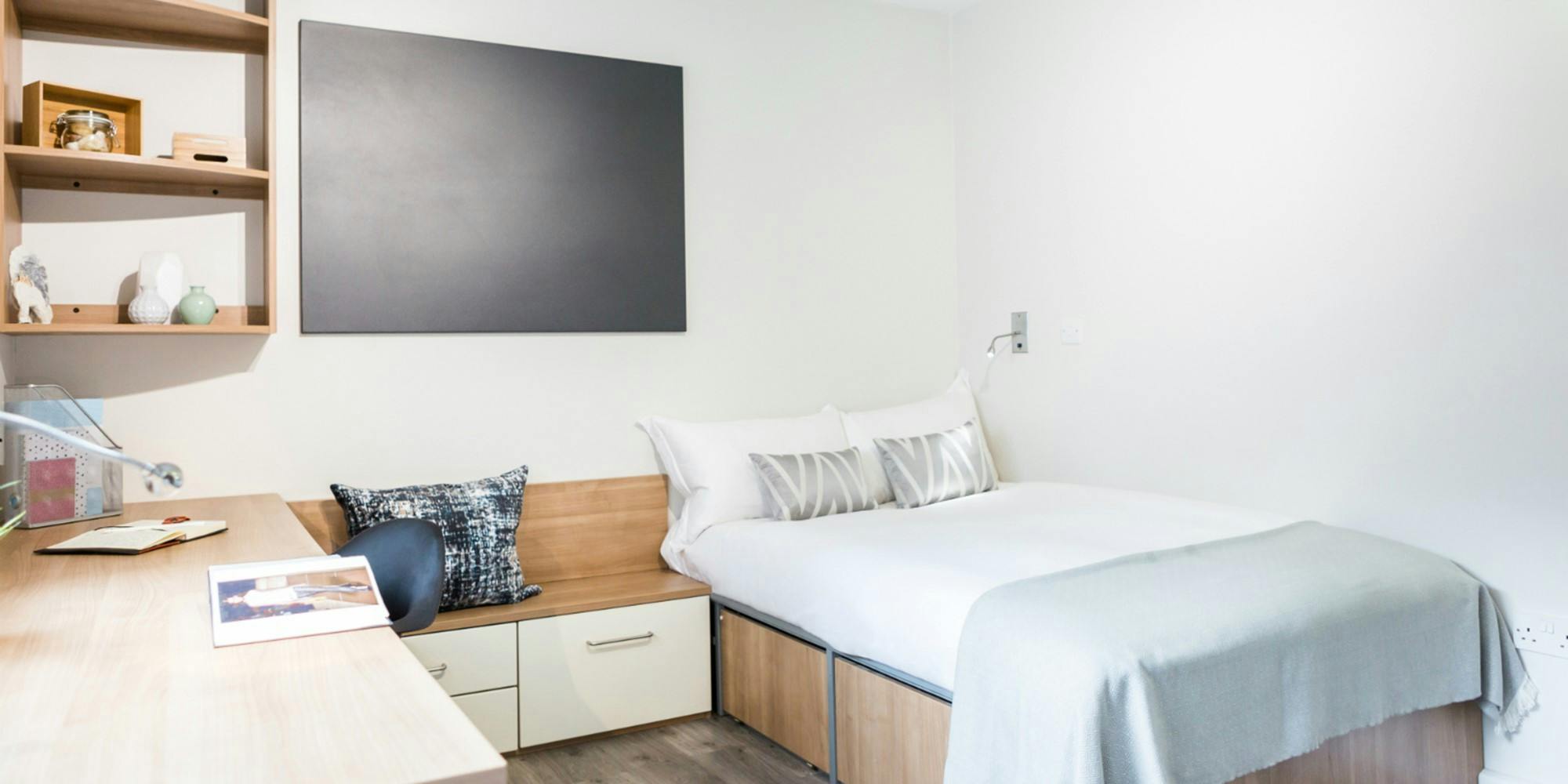 highbury-residence-london-Bronze En-Suite Lower Level