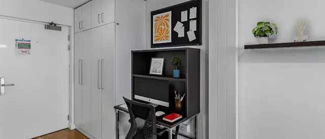 Bronze Ensuite Penthouse room image 2