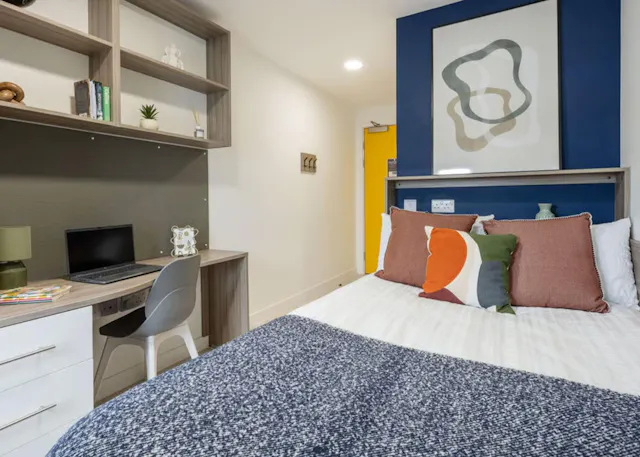 Bronze Ensuite room image 1
