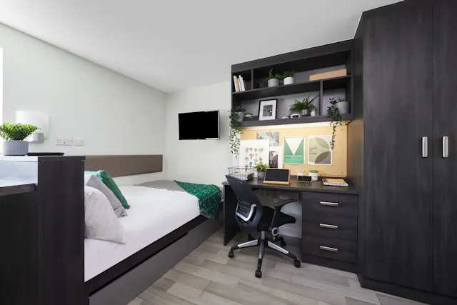 Bronze Ensuite room image 1