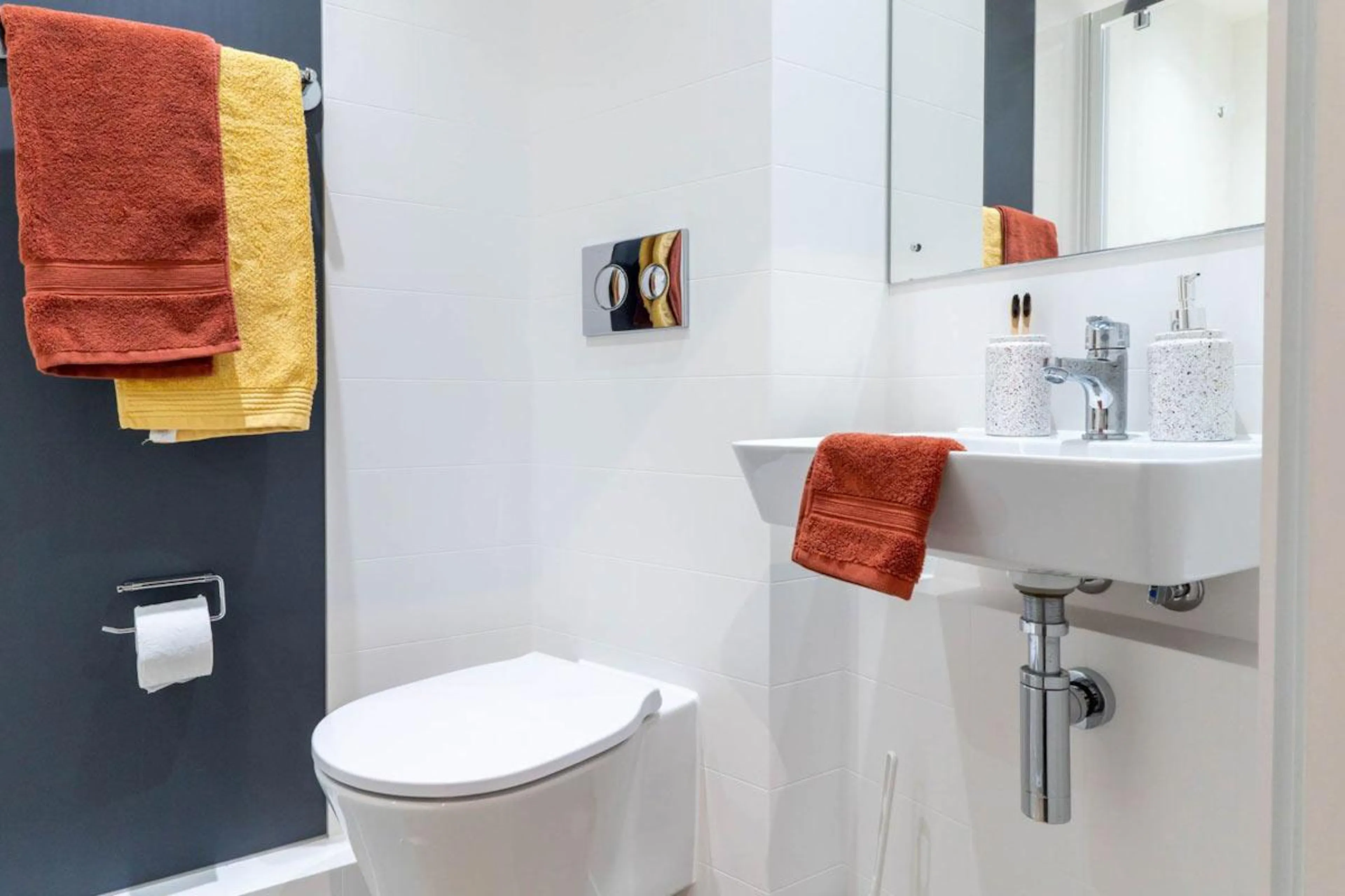 Bronze Ensuite BATHROOM 3