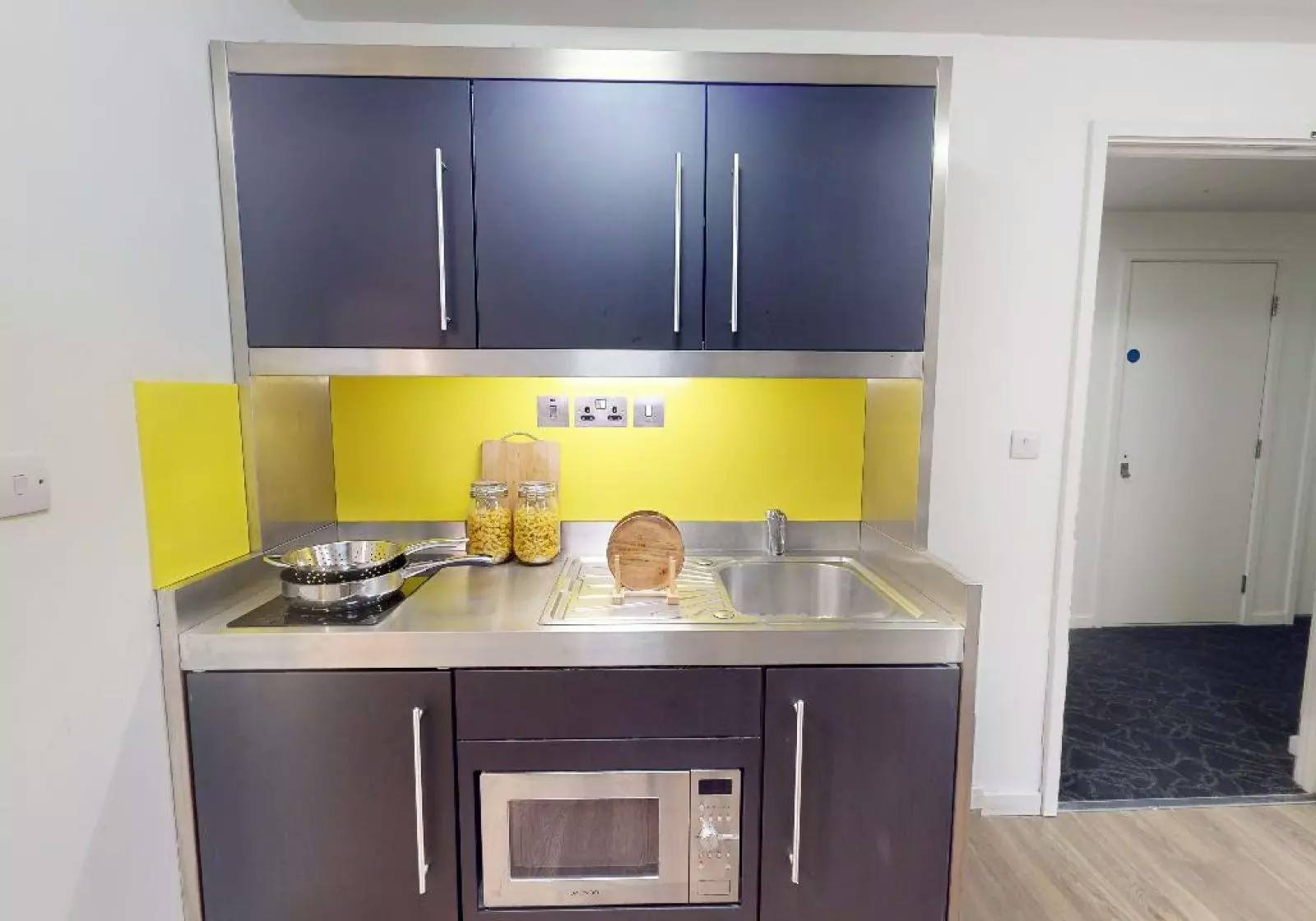 Bronze One Bed Apartment Plus
