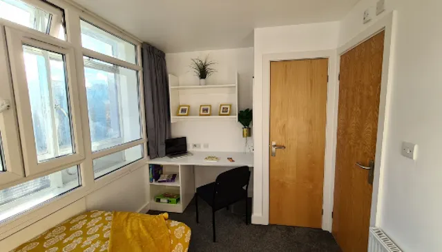 Bronze Plus Ensuite room image 1