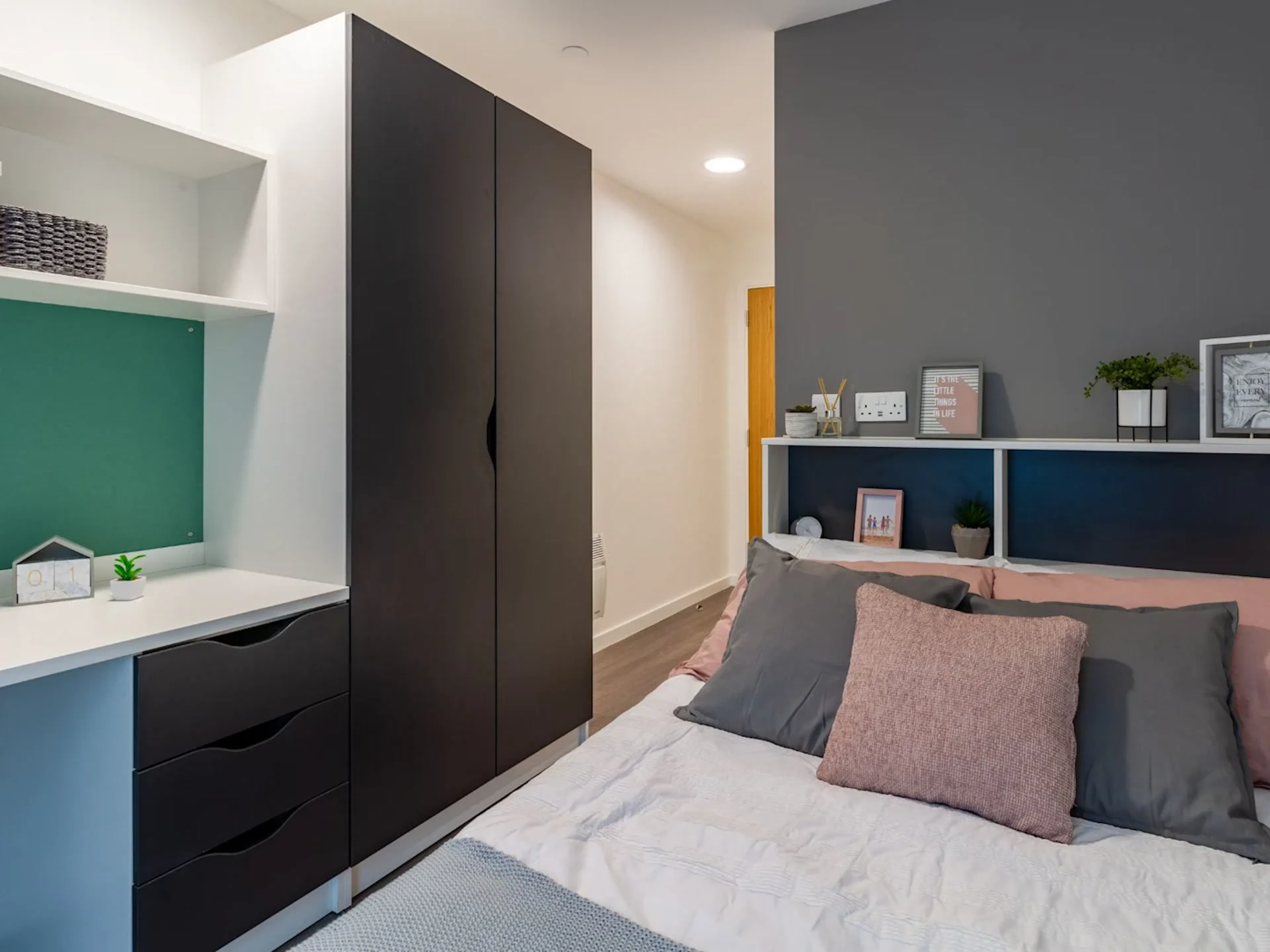ROOM ROOM 3