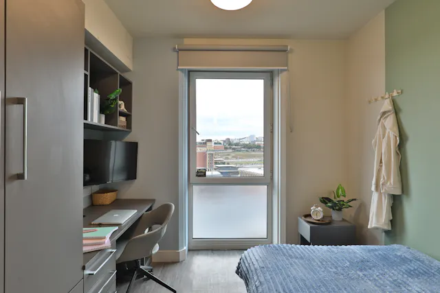 Bronze Studio UK Guarantor not required room image 2