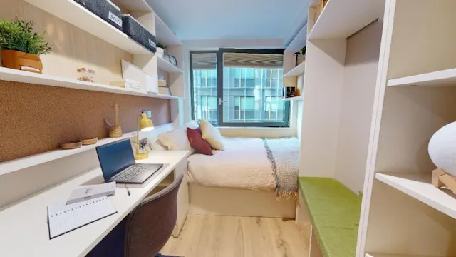 Bronze Studio 2 Bed Apartment Plus room image 1