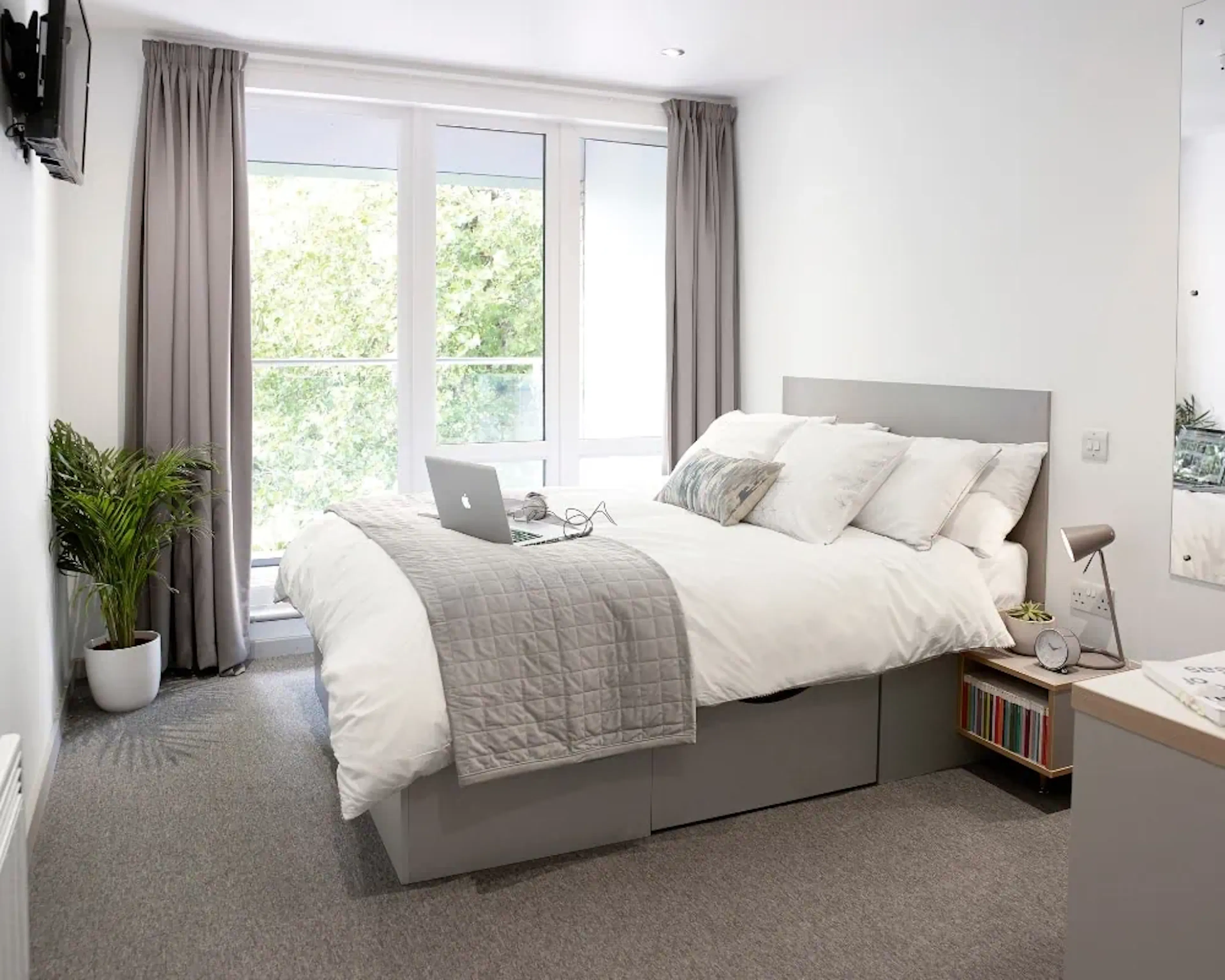 Bronze Studio Deluxe (Balcony) ROOM 3