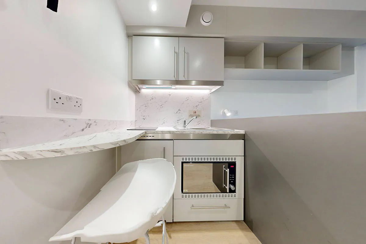 Bronze Studio KITCHEN 1