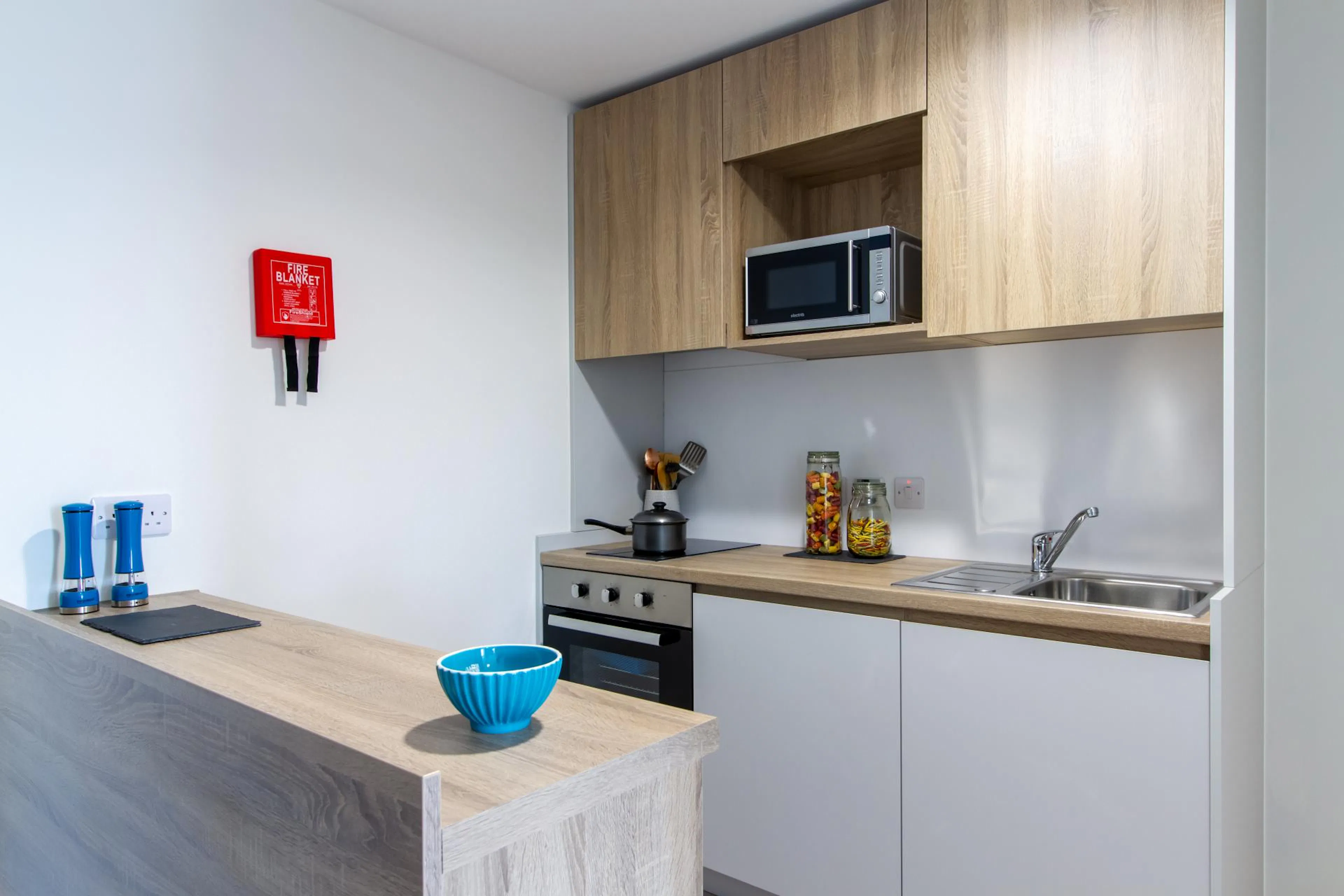 Bronze Studio KITCHEN 1