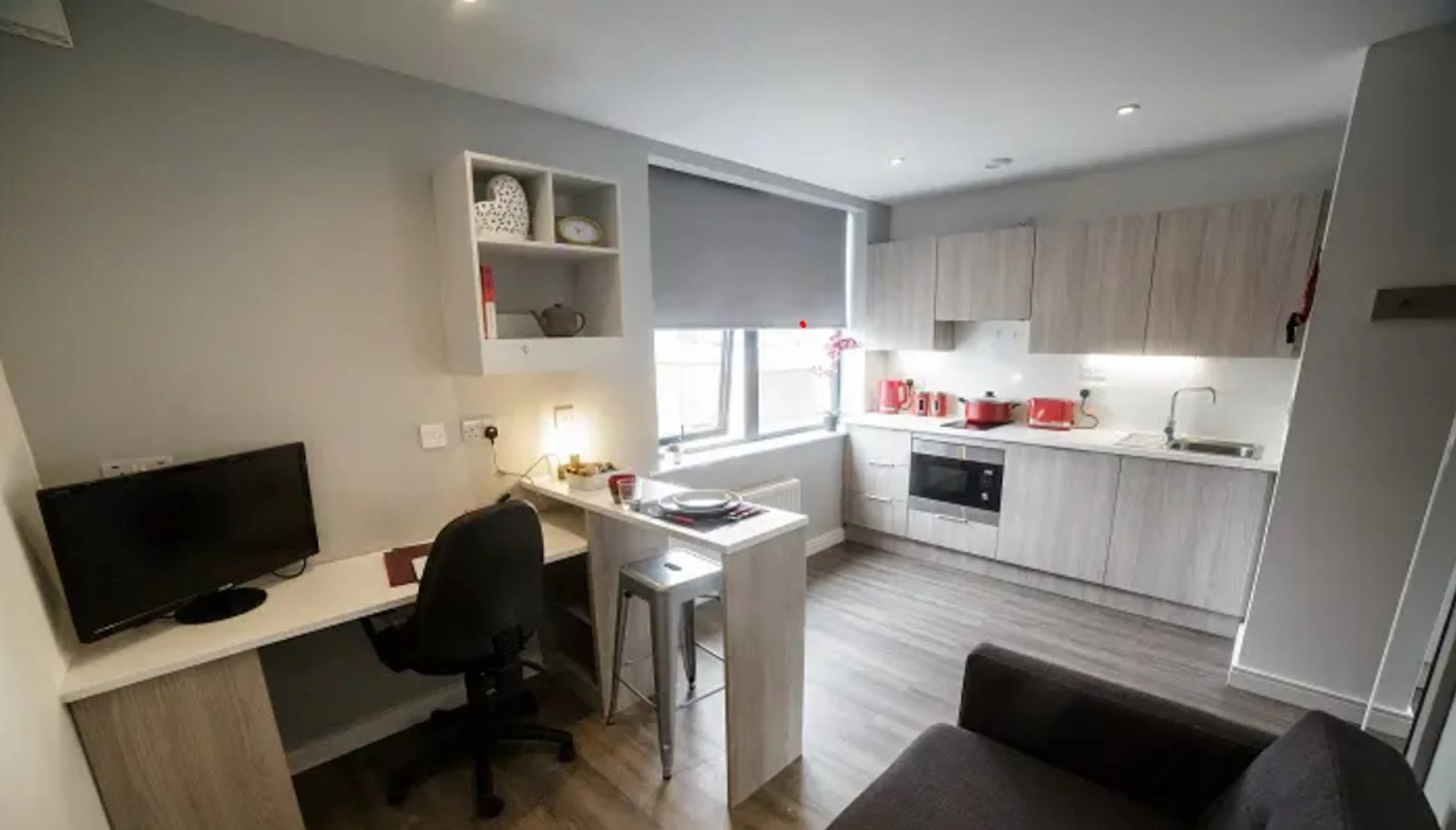 Bronze Studio (Lower Floors) KITCHEN 4
