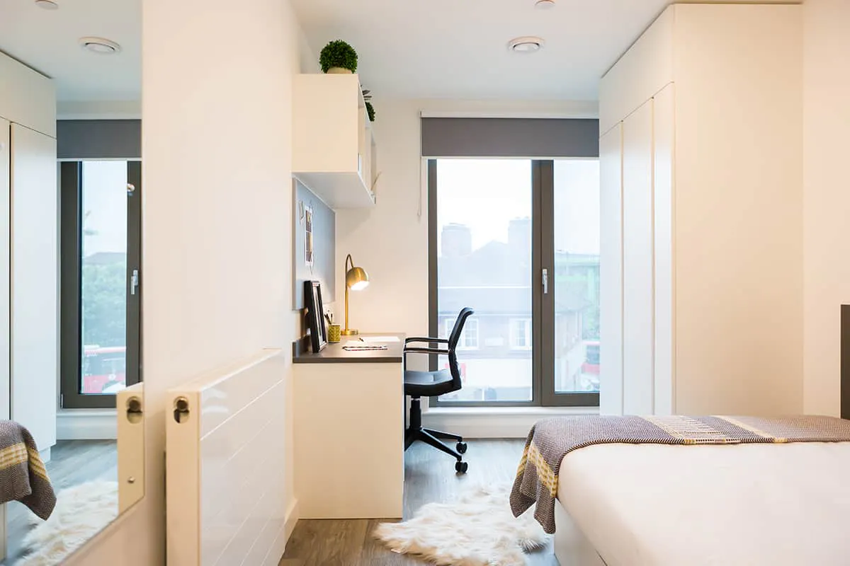 ROOM ROOM 3