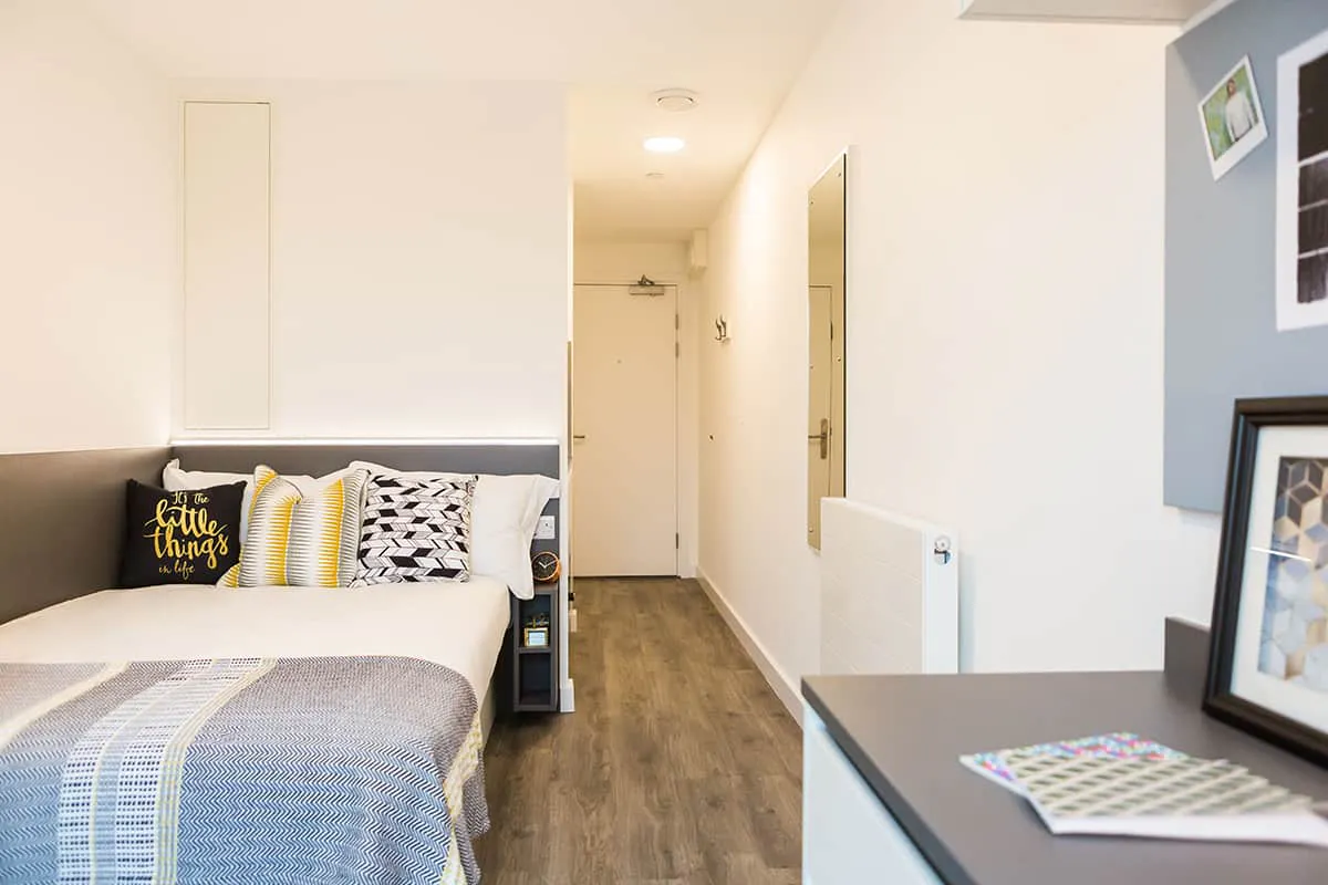 ROOM ROOM 4