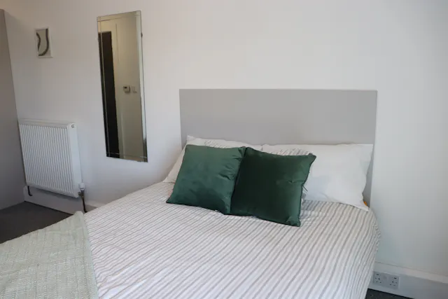 Bronze Studio room image 1