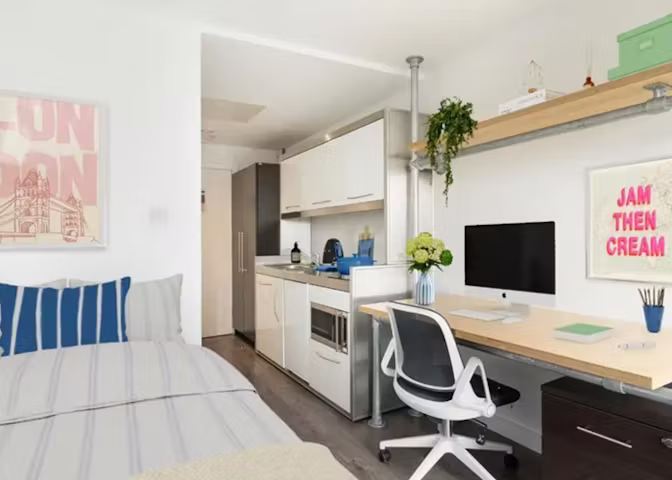 spitalfields-residence-london-Bronze Studio Upper Level Premium View-1