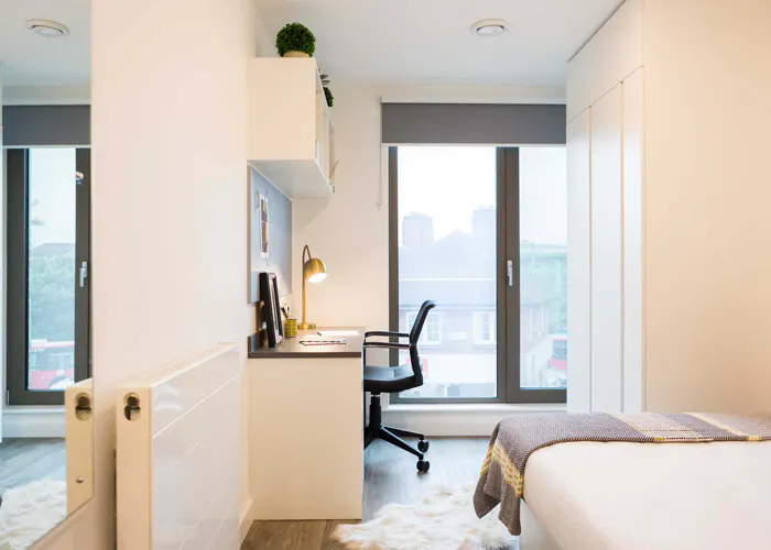 white-city-residence-london-Bronze Studio-Upper Level
