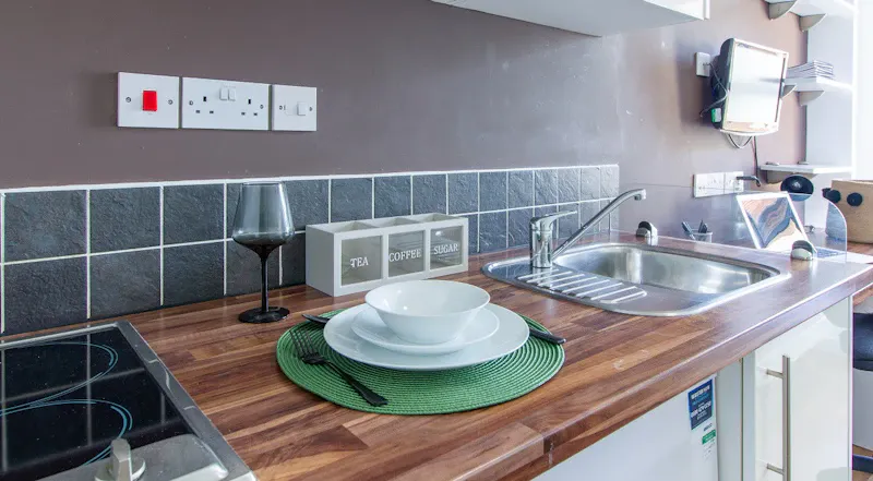 Bronze Studio KITCHEN 3