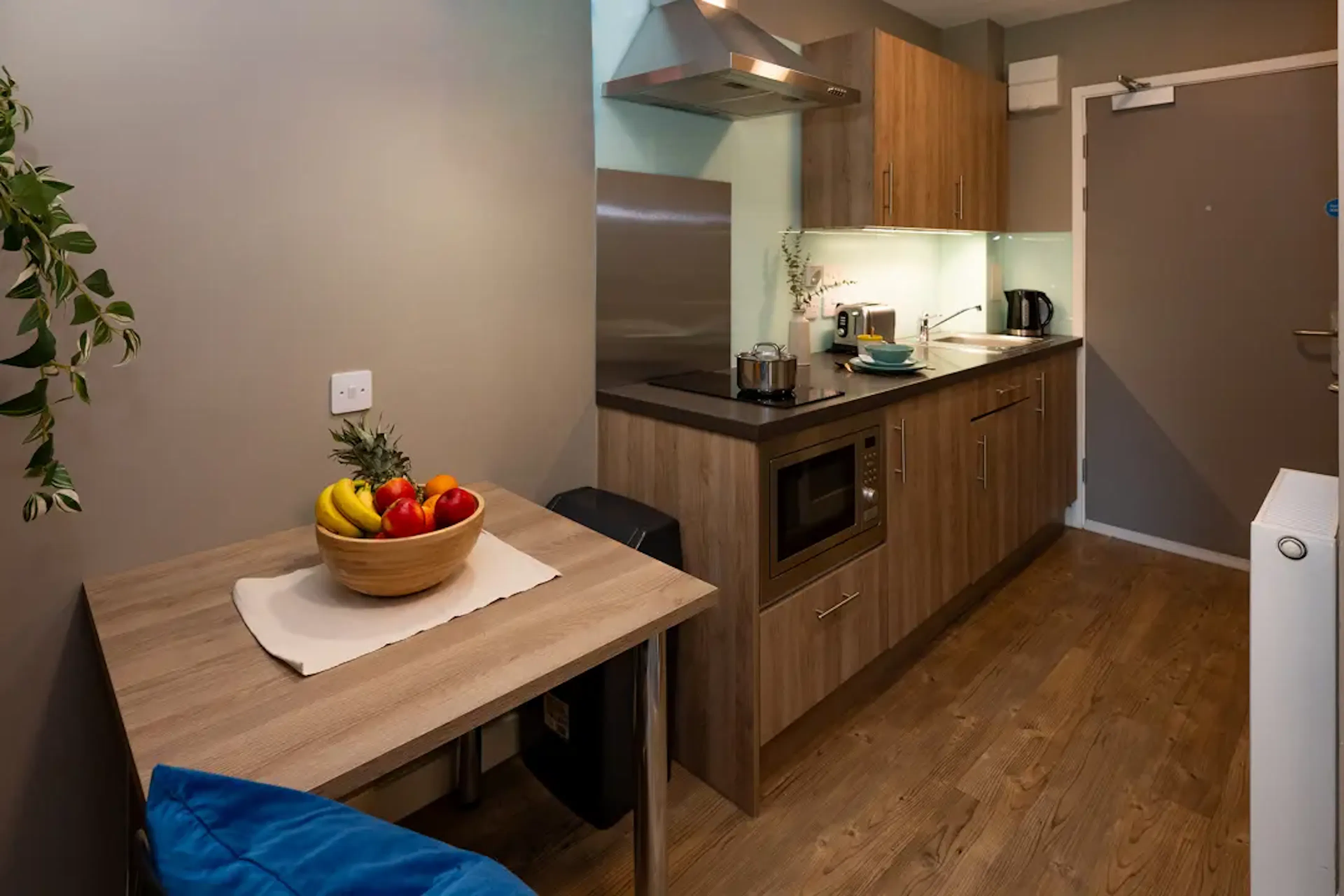 Bronze Studio KITCHEN 1