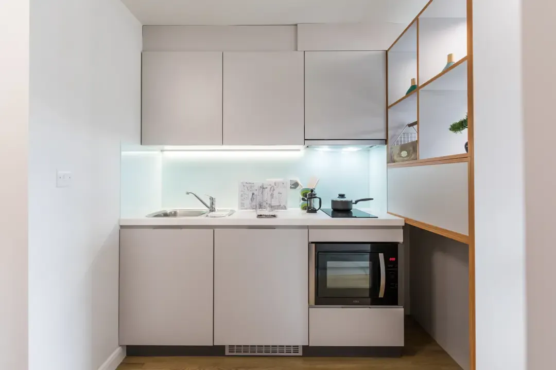 Bronze Studio KITCHEN 1