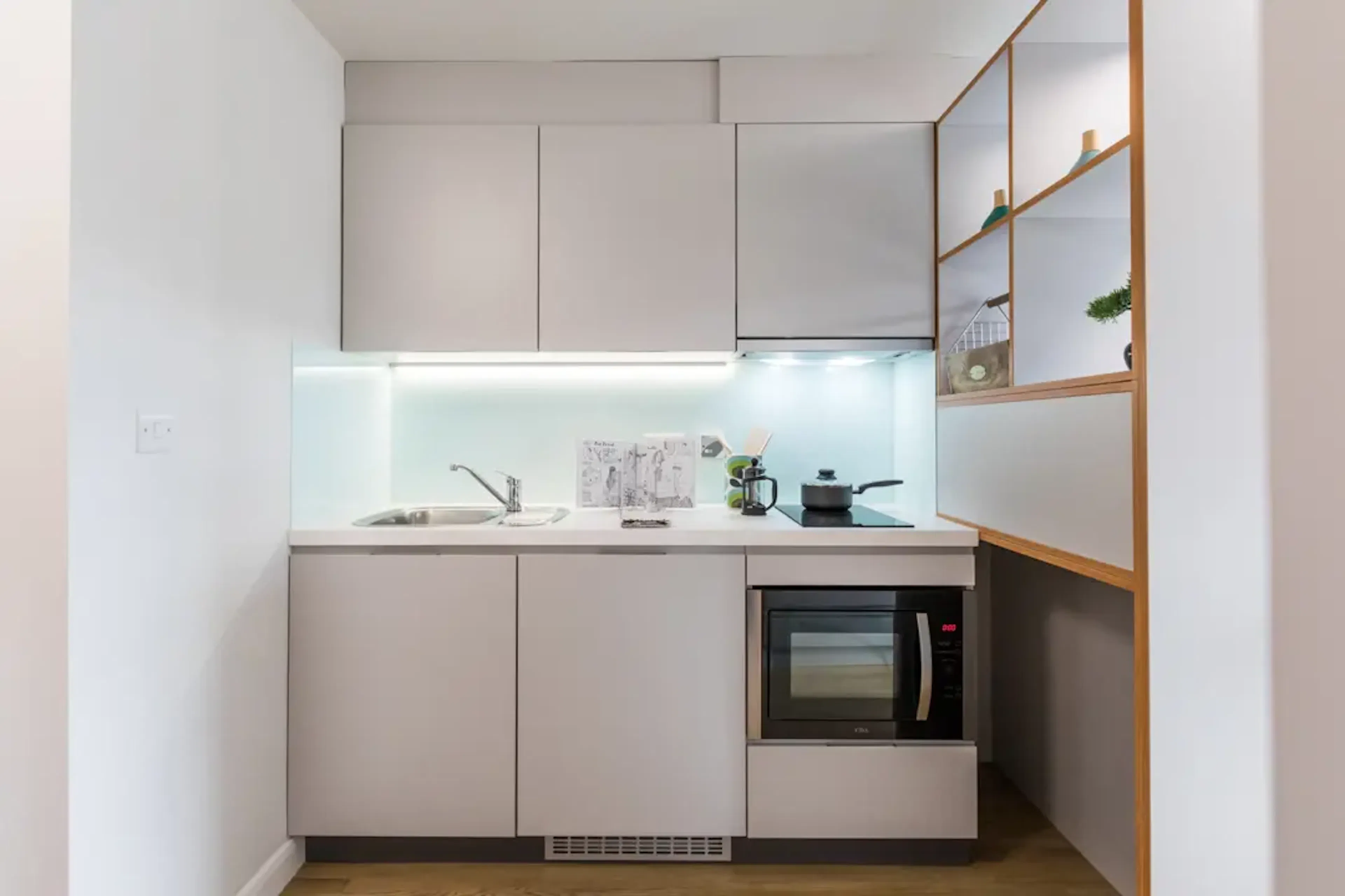 Bronze Studio KITCHEN 1