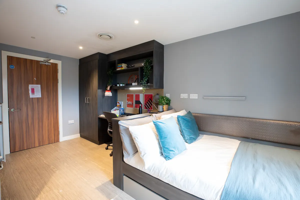 Bronze Studio ROOM