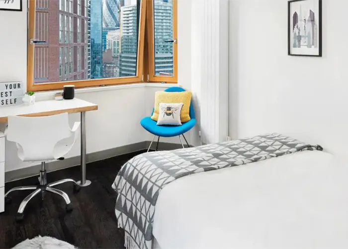 aldgate-residence-london-Bronze Studio-Upper Level