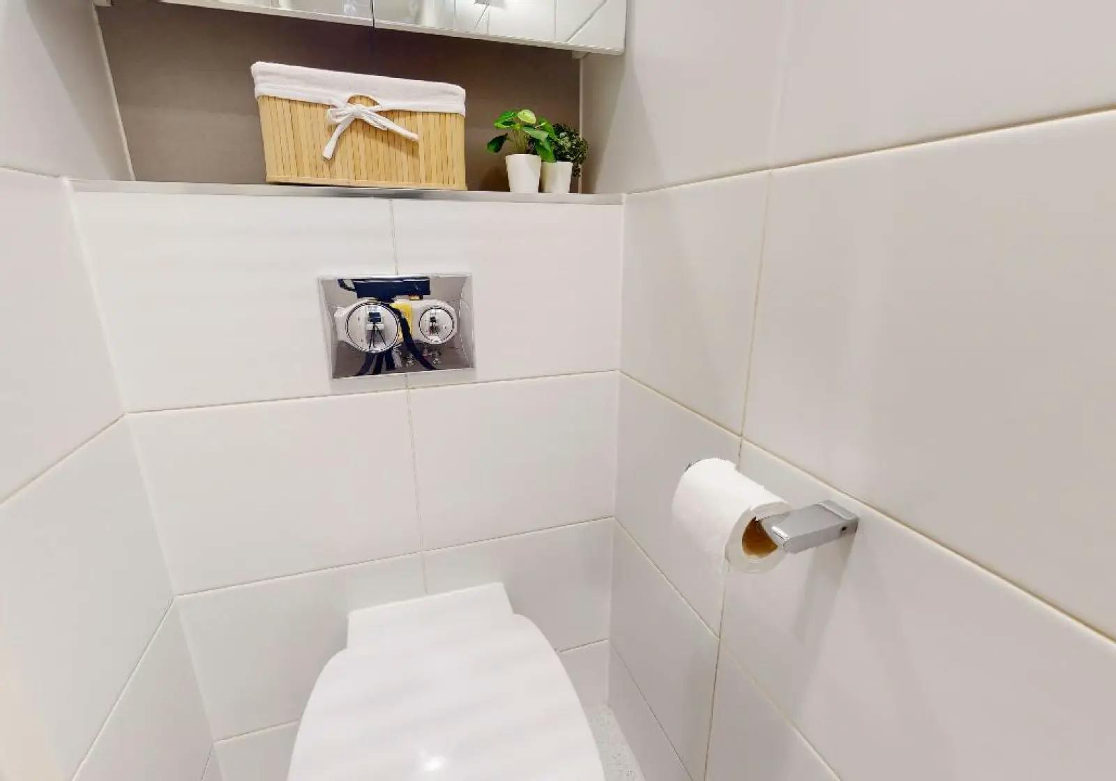 Silver Two Bed Apartment Plus