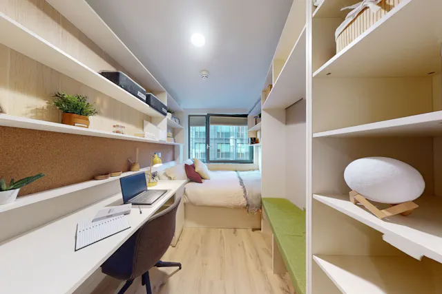 Bronze 2 Bed Apartment Plus room image 1